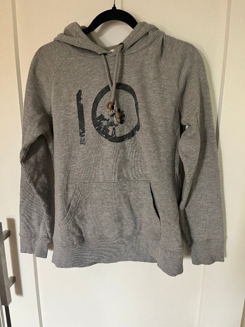 tentree Gray Graphic Pullover Hoodie Size M